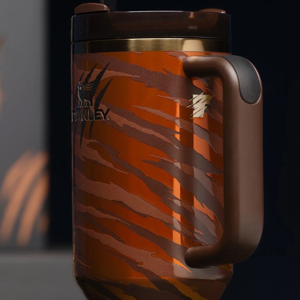 special edition Tyla Tyger Stanley Flowstate 40oz tumbler | collectible - Picture 6 of 10